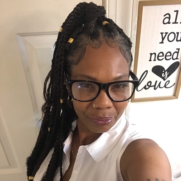 Meet your Posher, Aisha - Picture 1 of 1